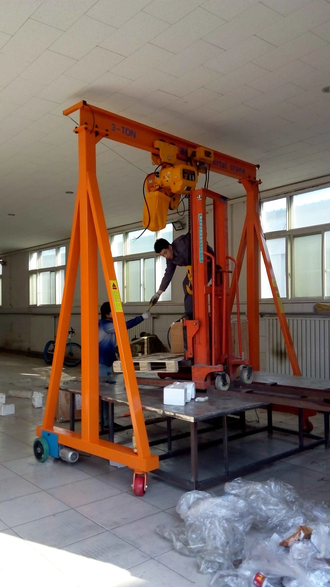 Rail Tracks Running Electric Mobile Gantry Crane Portable Crane Price